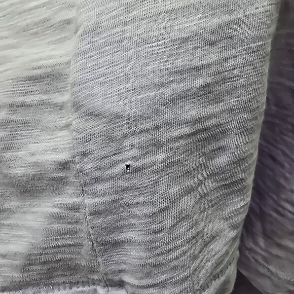 Lilly Pulitzer V-Neck Short Sleeve Pullover T-Shirt Light Purple Small FLAWS - Picture 7 of 9